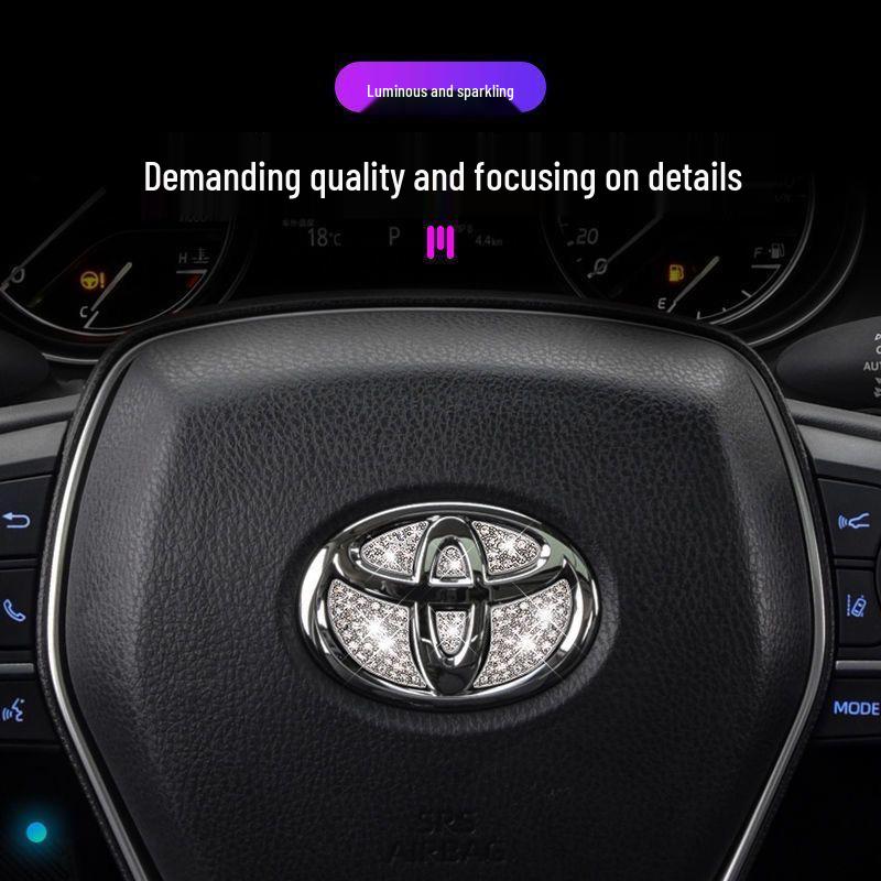 Naklejka z logo na kierownicę z cyrkoniami - Stylowa dekoracja wnętrza samochodu