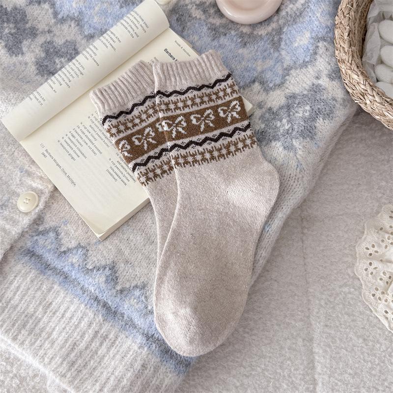 Autumn and Winter Women's Vintage Thickened Warm Wool Mid-calf Socks, Bow Pile Socks