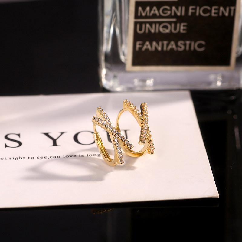 New X Cross-shaped Stud Earrings for Women, Elegant and Fashionable, High-end, Suitable for Various Occasions, Casual Wear.