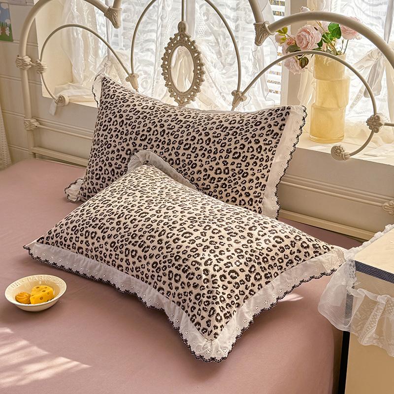 1pc Lace Trim Leopard Printed Pillowcase Cover 48x74cm INS Style Pillow Cover Skin-friendly Pillow Sham
