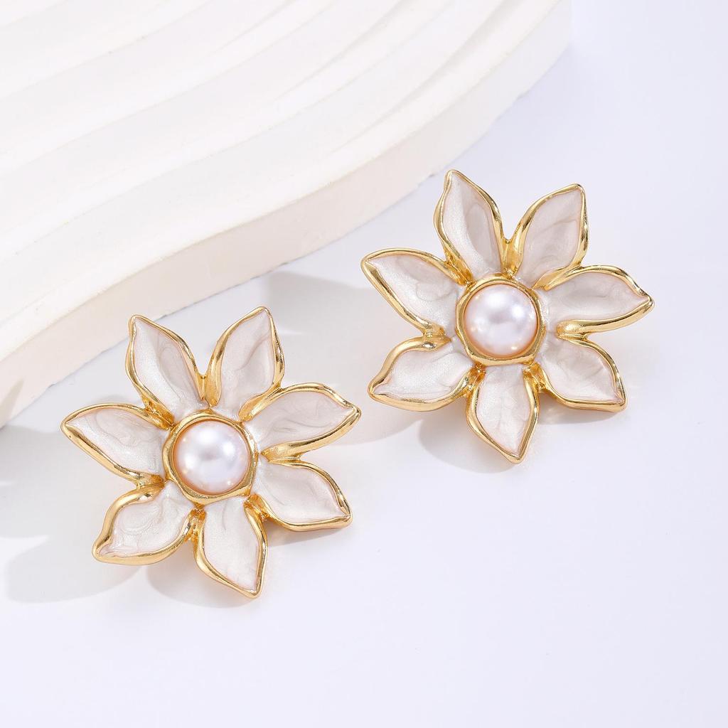 Retro Fashion Vintage Alloy Drip Oil Flower Earrings For Women