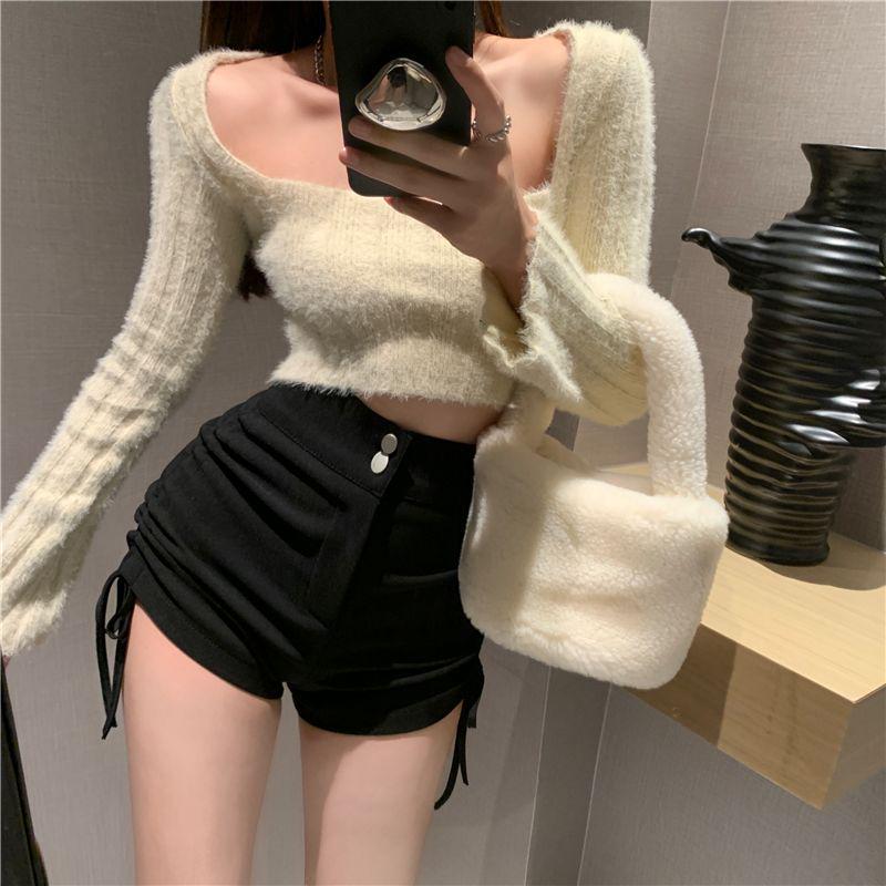 Plus Size Black Pleated Drawstring Shorts - Korean Style Sweet and Spicy Hip-Hugging ElastiFit Slimming Casual Women's Hot Pants