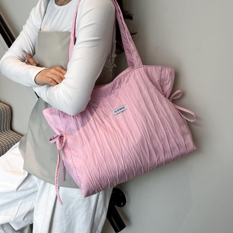 Casual tote bag, simple personality and large capacity fashion women 2025 spring commuting Korean lazy wind messenger bag women