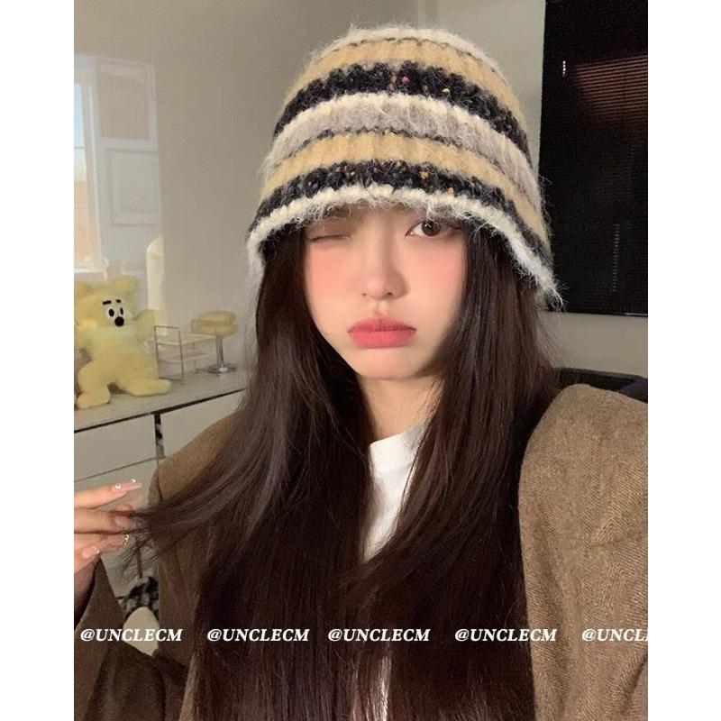 New Winter Striped Hat for Women's Warm Knitted Hat with Ear Protection Versatile Korean Style Fashionable Woolen Hat Big Head Circumference