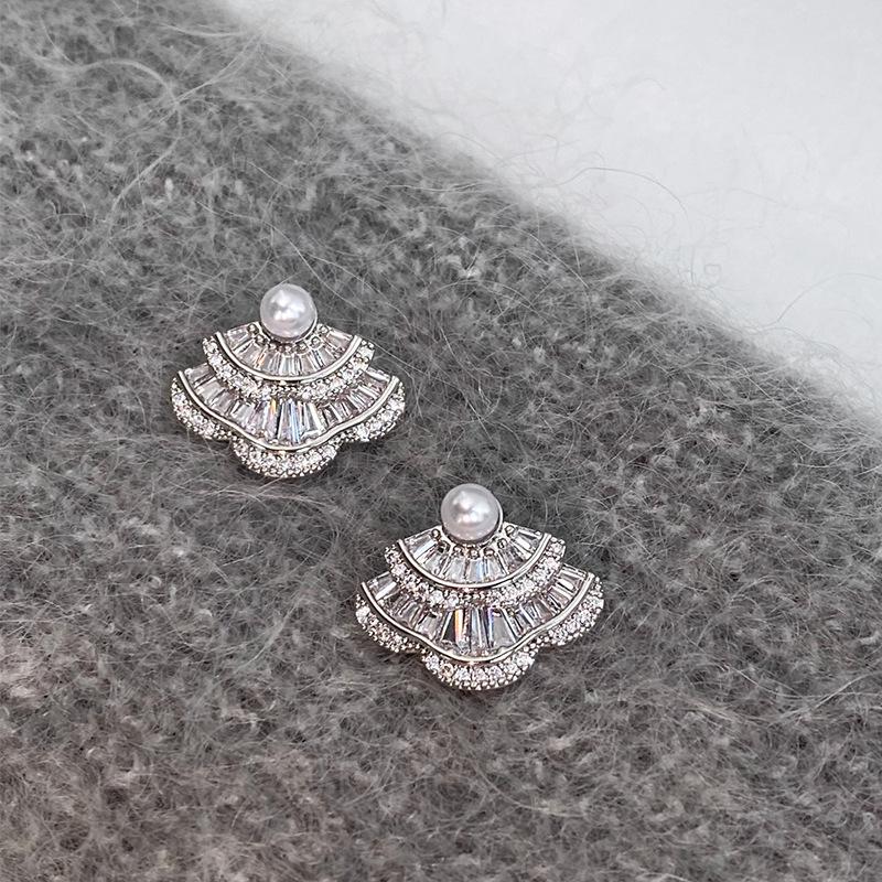 Silver needle Korean zircon fan-shaped pearl stud earrings exquisite simple temperament earrings earrings women