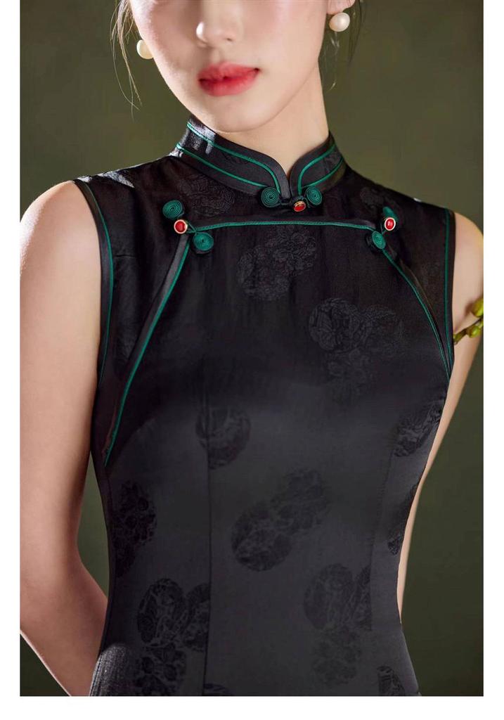 Black Sleeveless Jacquard Qipao: Retro, Elegant Spring/Summer Dress for Women