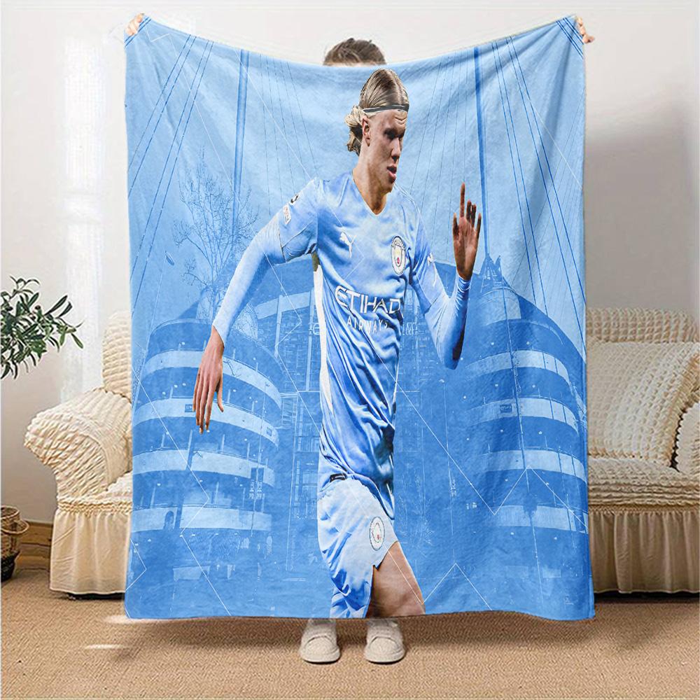 Haaland Spielerpose Flanelldecke, Weiches Polyester, Modernes Design, Ganzjahres für Camping, Reisen, Geschenke für Feiertage oder Geburtstage