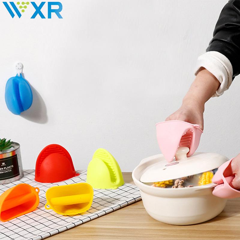 Silicone Non-Slip Heat Insulation Drain Mat for Kitchen and Dining Table