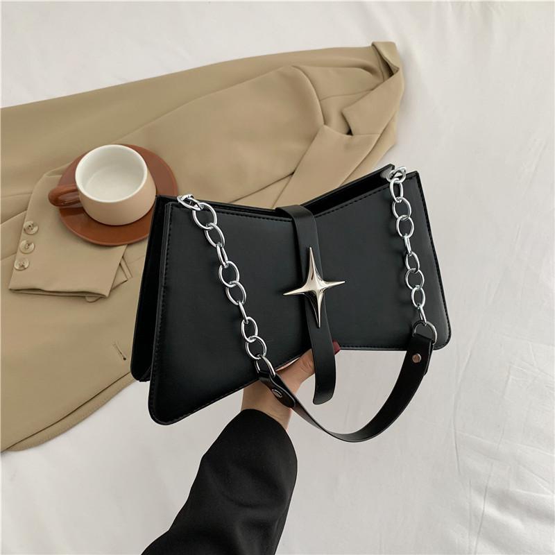 

Niche personalized underarm bag autumn new bag women s leisure chain handbag niche design shoulder bag чёрный