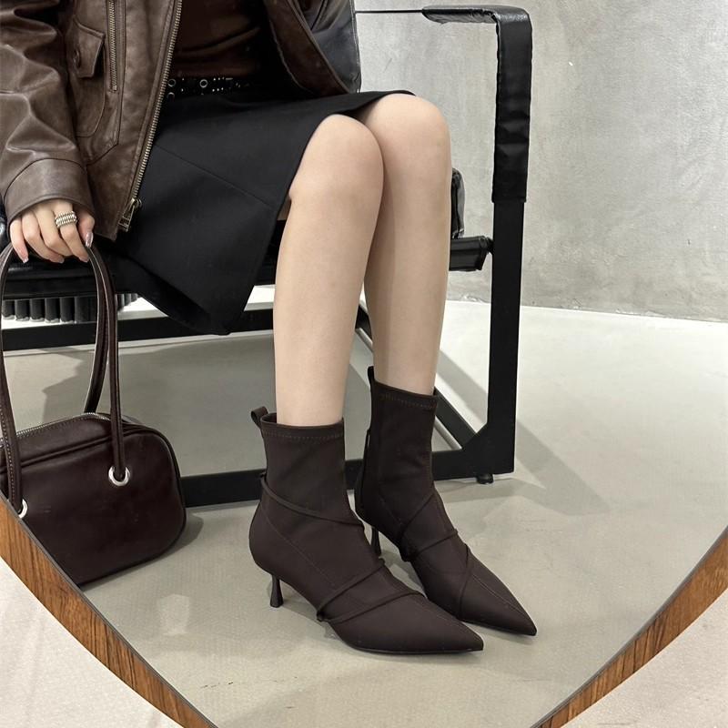French retro pointed stiletto short boots women's 2025 autumn and winter new fashion versatile temperament thin fashion boots tide