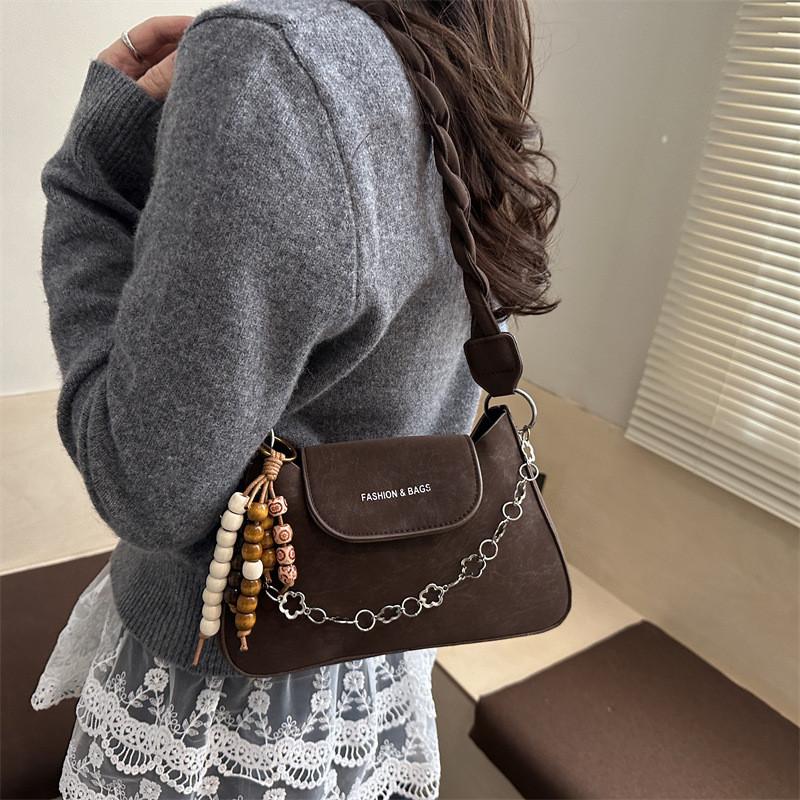 Street Style Small Chain Shoulder Bag With Magnet Closure For Daily Use