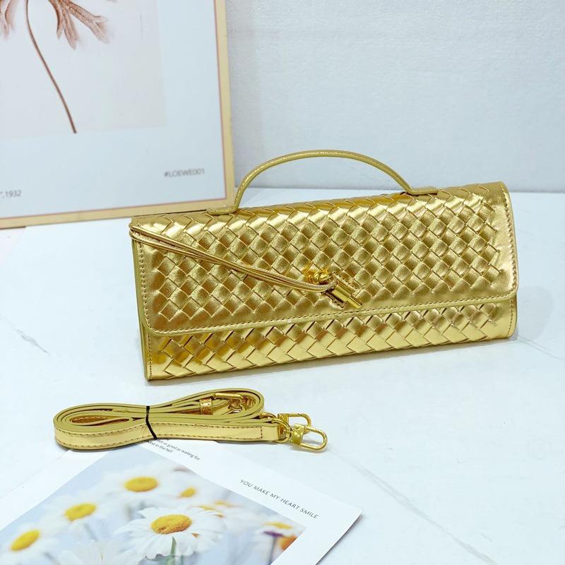 Niche High-end Woven Shoulder Baguette Bag Fashionable and Exquisite Horizontal Hand-held Dinner Bag Versatile Women's Messenger Bag
