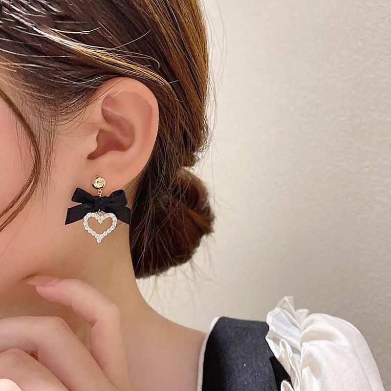 New South Korea Dongdaemun Bow Love Earrings New High-end Earrings Design Earrings Women