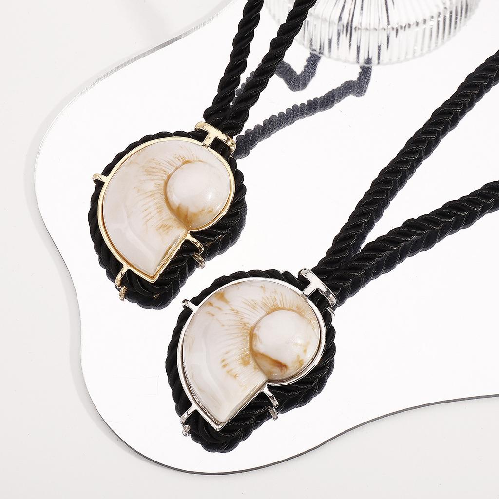 Sommer Strand Windmuschel Halskette ZA Persönlichkeit Übertrieben Süß Cool Wind Schwarzes Seil Schlüsselbein Kette