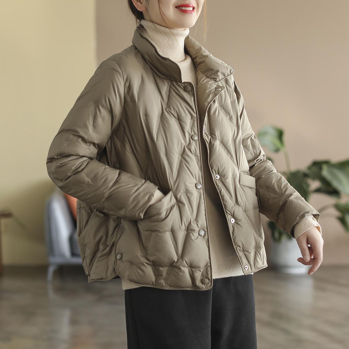 

Литературный и ретро пуховик женский короткий 2025 зима новый прессованный клей однотонный свободный теплый жакет маленький прилив S хаки