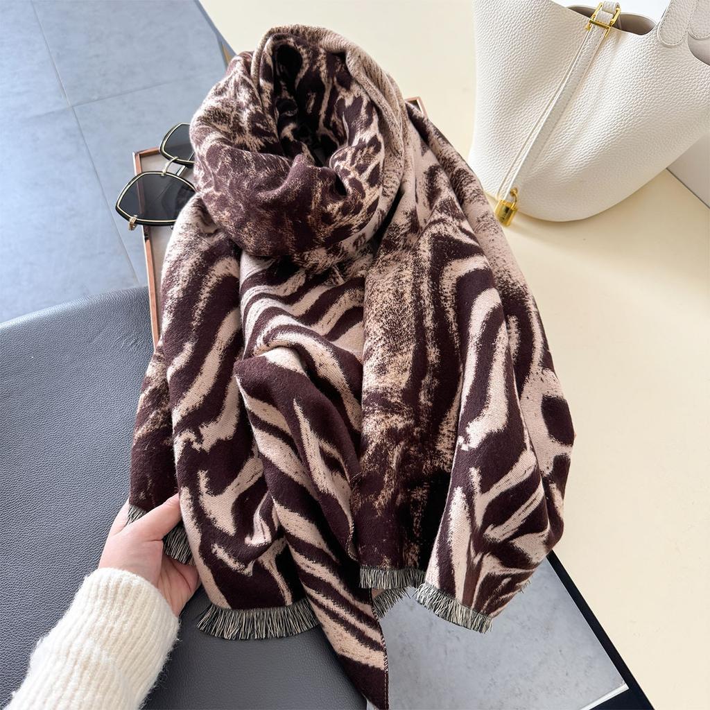 Leopard Print Scarf Thick Warm Fashion Double-sided Shawl Autumn Winter Scarves Bandana Wrap Neck Scarf Women Luxury Cachecol