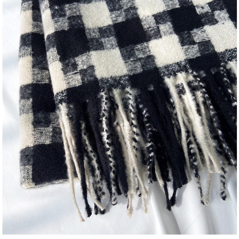 Black and White Plaid Scarf Women's Autumn and Winter New Imitation Cashmere Fringed Scarf Thickened Warm Shawl