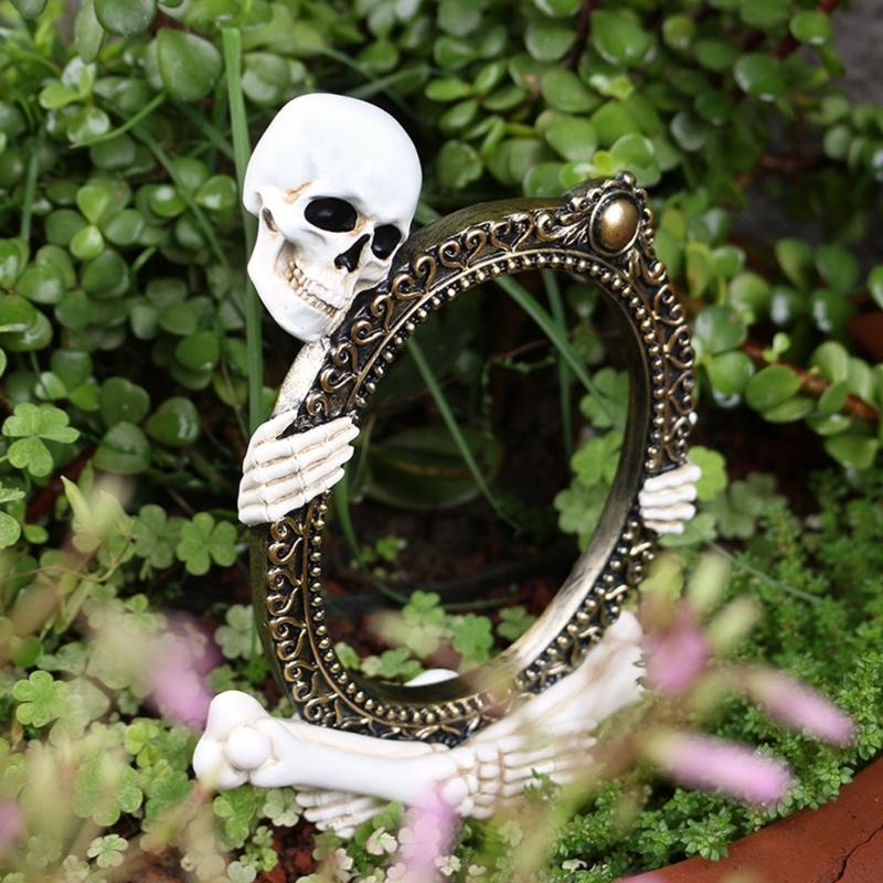 Resin Skeleton Picture Frame Ornament Realistic Gothic Decoration For Home Party Centerpieces Office Tabletop Display