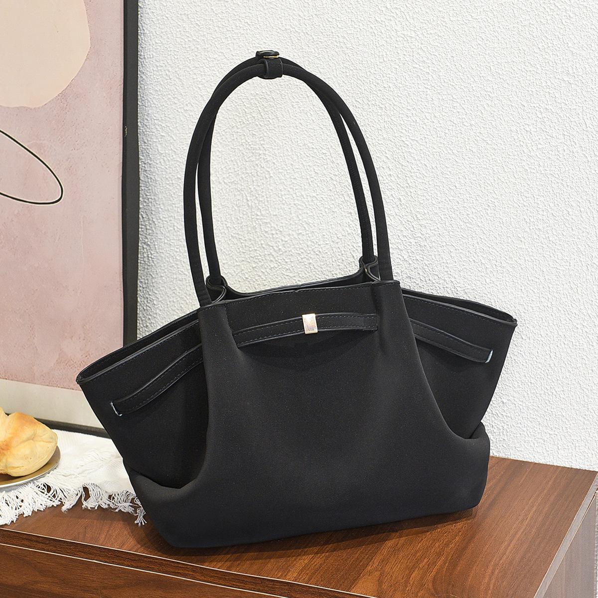

Ladies Tote Bag Crafted From Fine Leather Featuring Trendy Commuter Crossbody Bag Design Casual Female Purses and Handbags 29x14x19cm