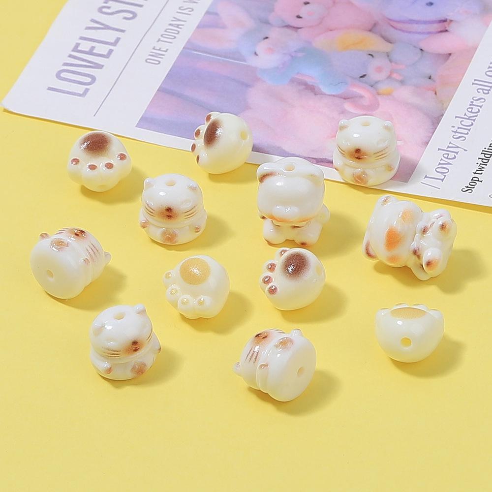 Handmade Cartoon Cat Paw Beaded Bracelet with Resin & Cream Glue