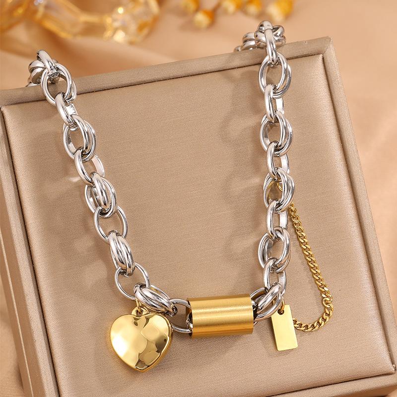 Titanium steel necklace, high-end Cuban necklace, light luxury women, fashion explosion niche titanium steel non-fading necklace