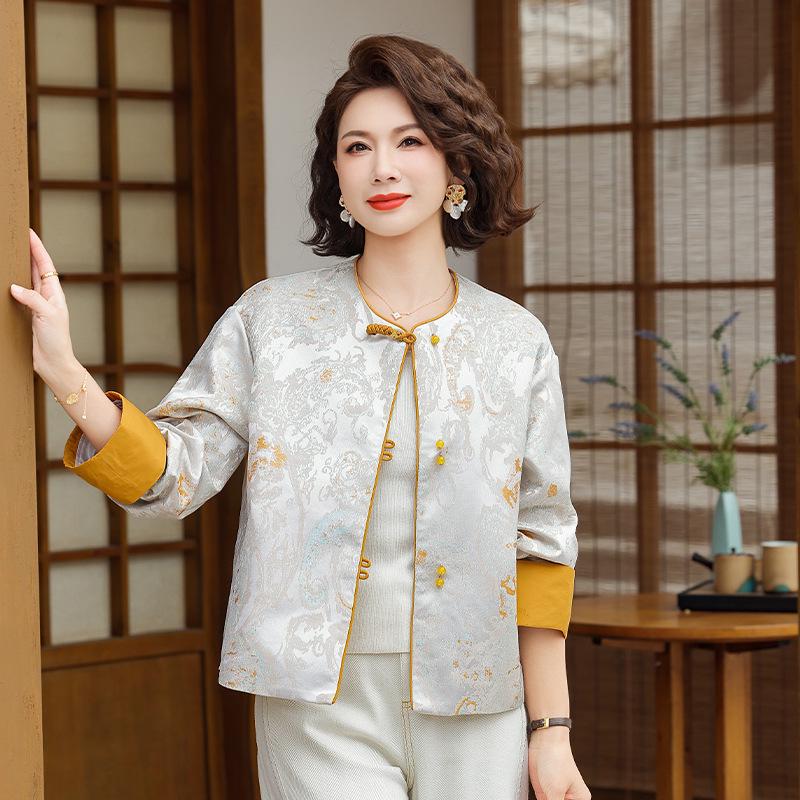 

Stylish Jacquard Cardigan: Long Sleeve Chinese-Style Coat for Women Aged 40-50. 4XL (140-155 jin)