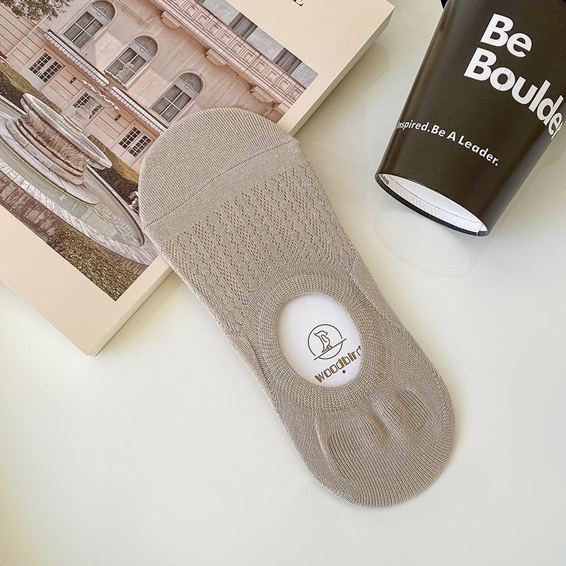 Female Summer Thin Mesh Absorbs Sweat and Does Not Slip Off with Shallow Mouth Invisible Socks