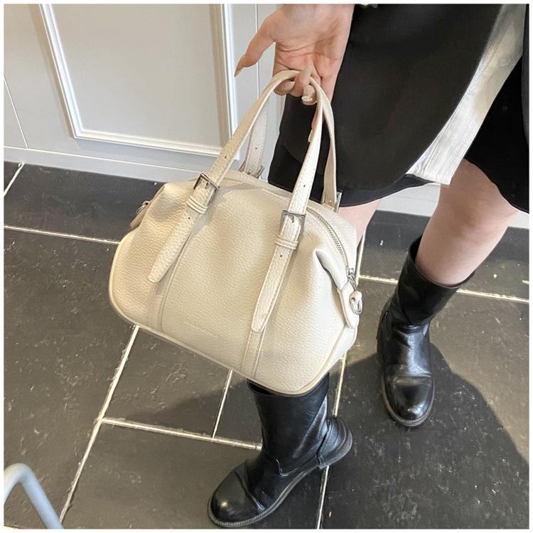 

Pillow bag women 2025 new messenger bag trendy out fashion versatile handbag shoulder messenger bag