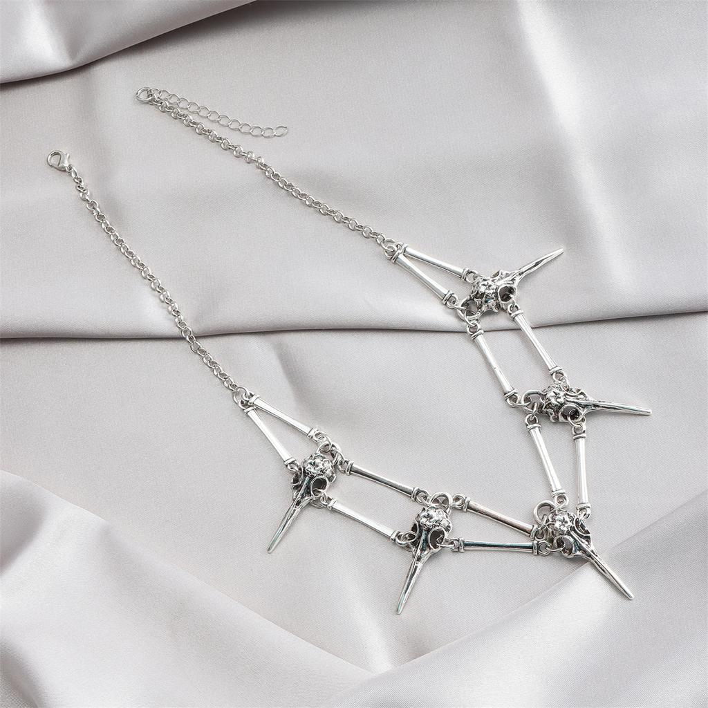 Alloy Gothic Bird Skull Necklace Exquisite Pendant Necklace Alloy Texture for Individualistic and Artistic Expression