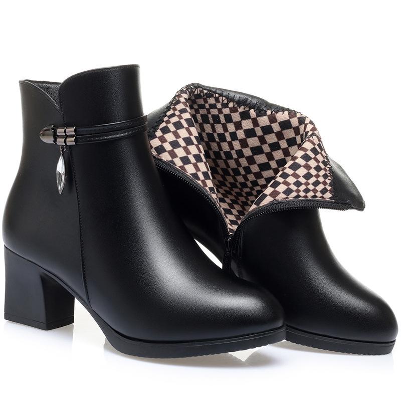fashion autumn and winter short boots women's thick-heeled boots soft leather warm middle-heeled velvet leather shoes    cotton shoes
