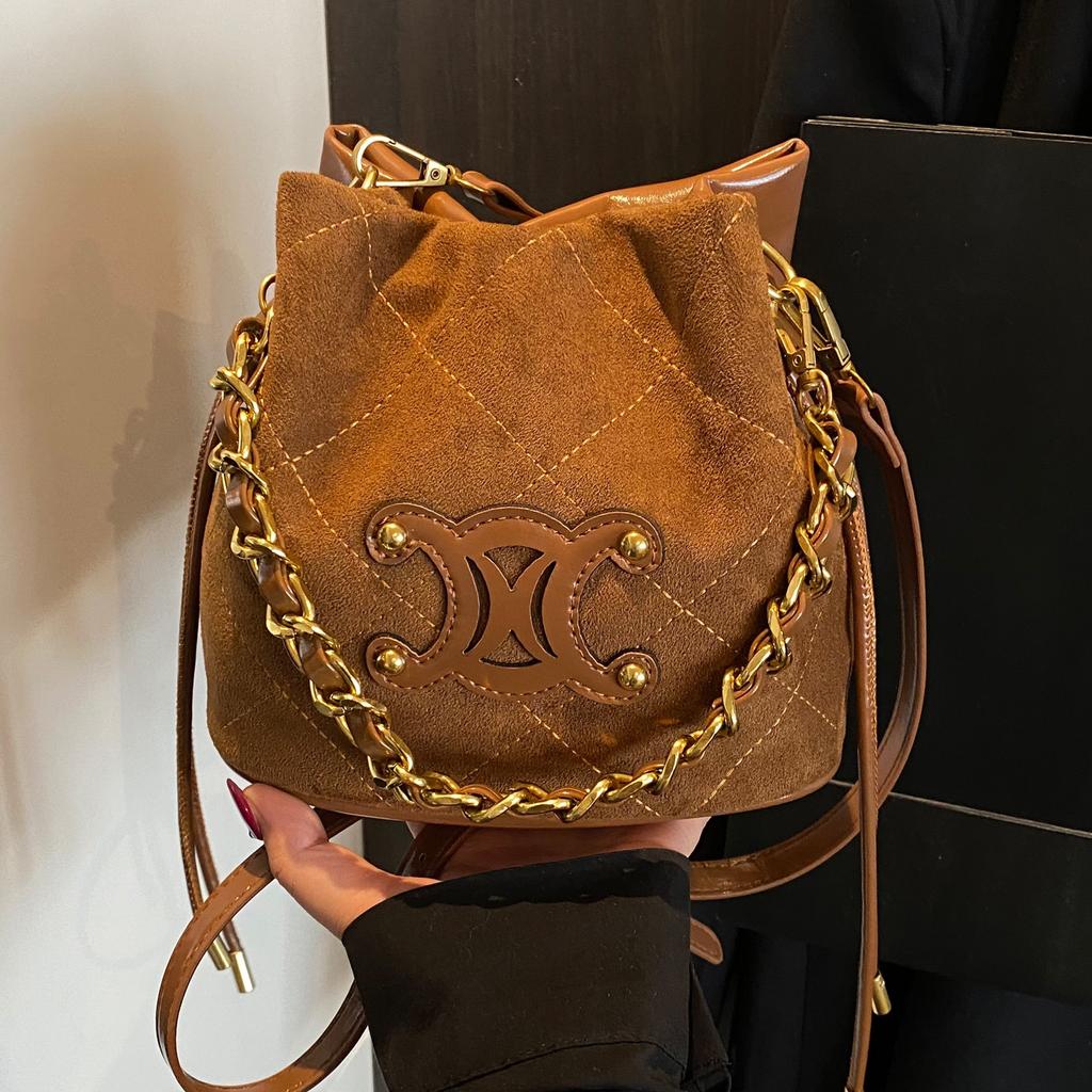 Commuter simple diamond bucket bag women's 2025 new fashionable large-capacity casual foreign style shoulder messenger bag