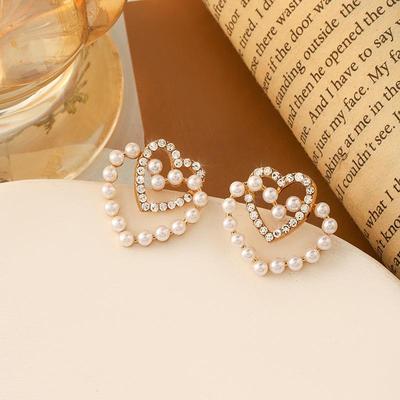 Retro Pearl Heart Earrings: Light Luxury, Versatile & Elegant