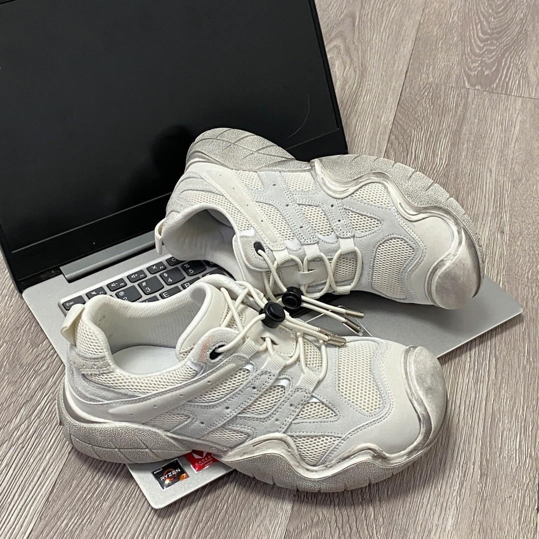 

Простые легкие ретро-кроссовки 2025 года, новая коллекция весна-осень, нишевый дизайн, уродливые милые туфли, универсальные женские туфли для папы 35 белый