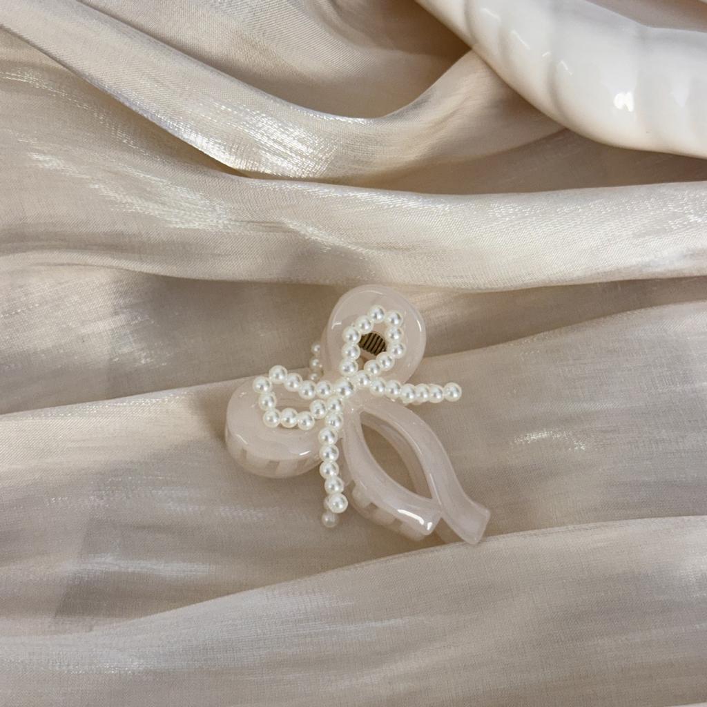 Sweet Temperament Senior Sense of Exquisite Pearl Bow Scratch Clip Girls Versatile Back of the Head Plate Hair Shark Clip Simple