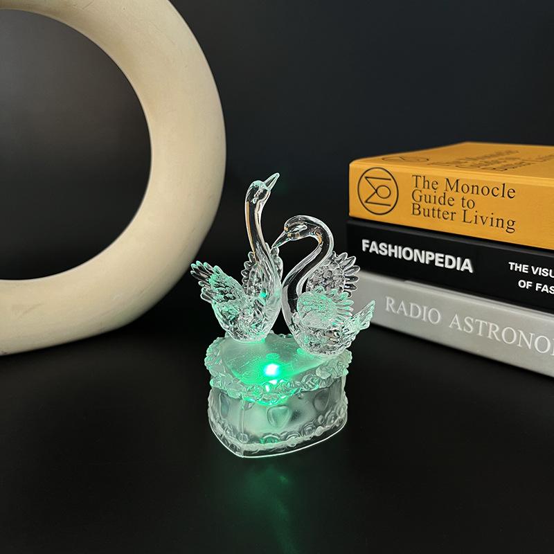 

1 шт. Красочный светящийся ночник-лебедь, Игрушка ночной рынок