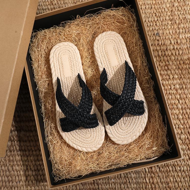 Women's Trendy Fashion Cross Strap Beach Slippers - Casual Rubber Sole Sandals