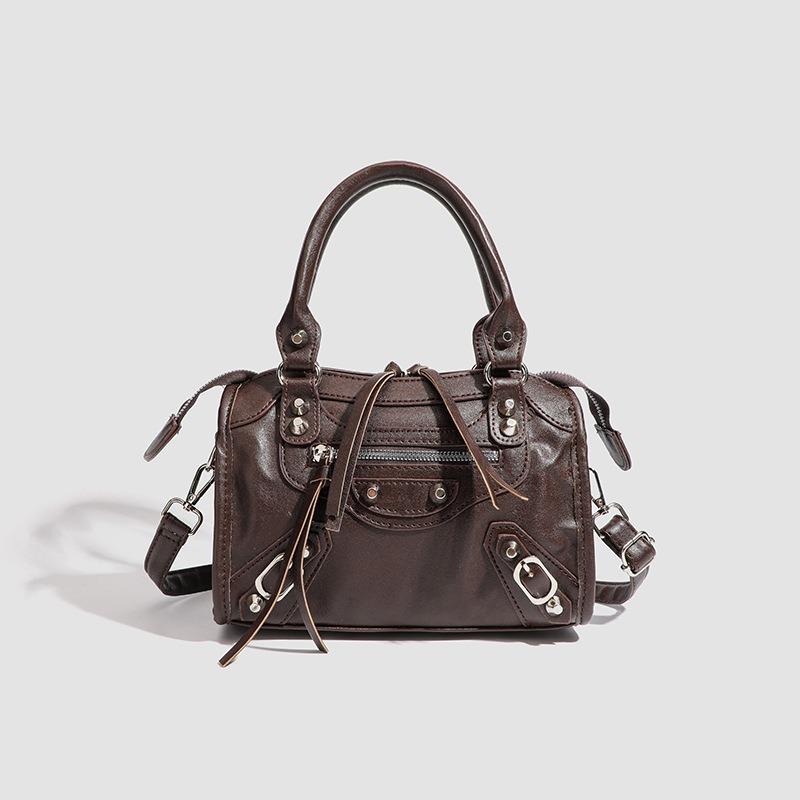 Niche Design Retro Rivet Motorcycle Bag for Women 2025 New Fashion Versatile Hot Girl Shoulder Bag Crossbody Bag Trendy