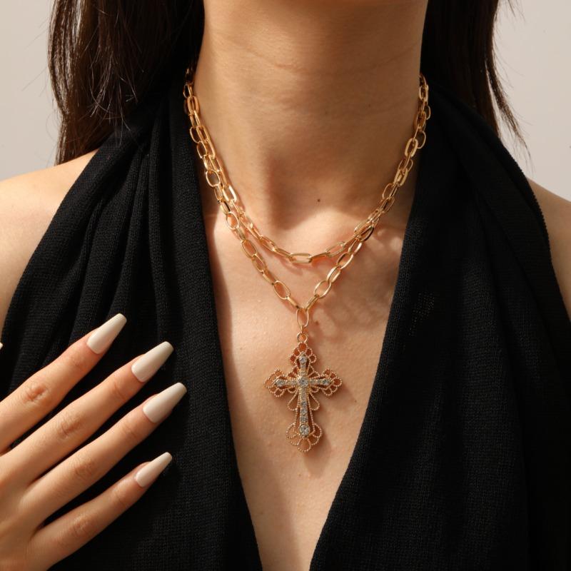 Cross Neck Chain Hollow Diamond Pendant Jewelry Light Luxury Niche High Sense Retro Stacked Necklace