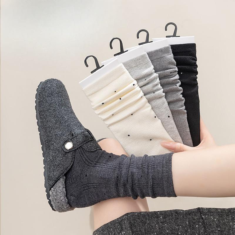 Women's Autumn and Winter Casual Polka Dot Cashmere Striped Socks Warm Women's Mid-calf Socks College Style Paired with Pile Socks