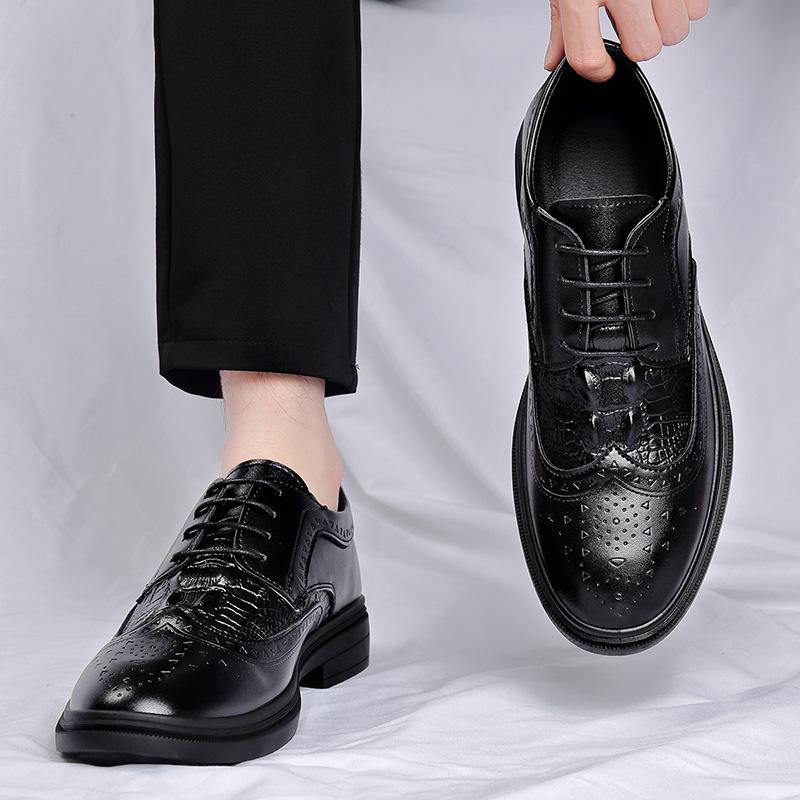 

Мужские кожаные туфли-броги на весну 2025 года - повседневный и свадебный стиль 41 чёрный