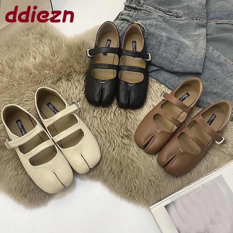 Mode Luxe Féminin Étrange Chaussures d'Orteil Ballerines Femmes Chaussures Mary Janes Sangle à Boucle Mode Ballerines Plates Peu Profondes pour Dames Avec Chaussures