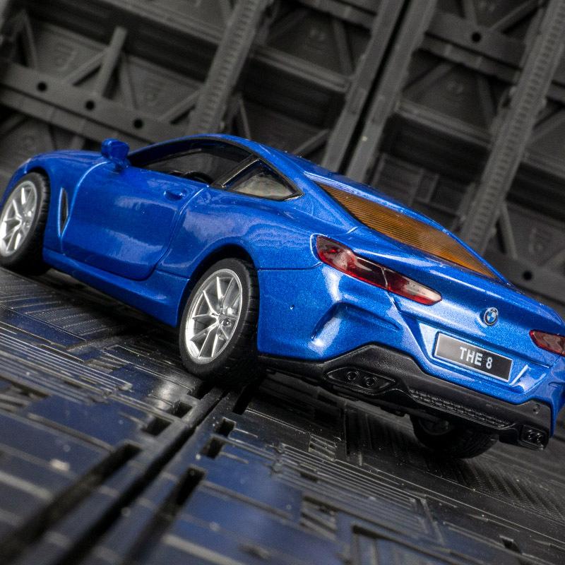 1:35 BMW M8 M850i Coupe Alloy Die Cast Toy Car Model Sound and Light Pull Back Children's Toy Collectibles Birthday Gift