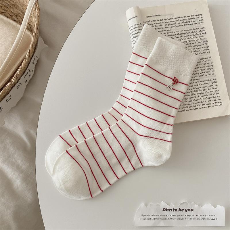 

Красные носки для женской осени и зимы, хлопковые носки, милые и модные новогодние длинные носки 1 pair