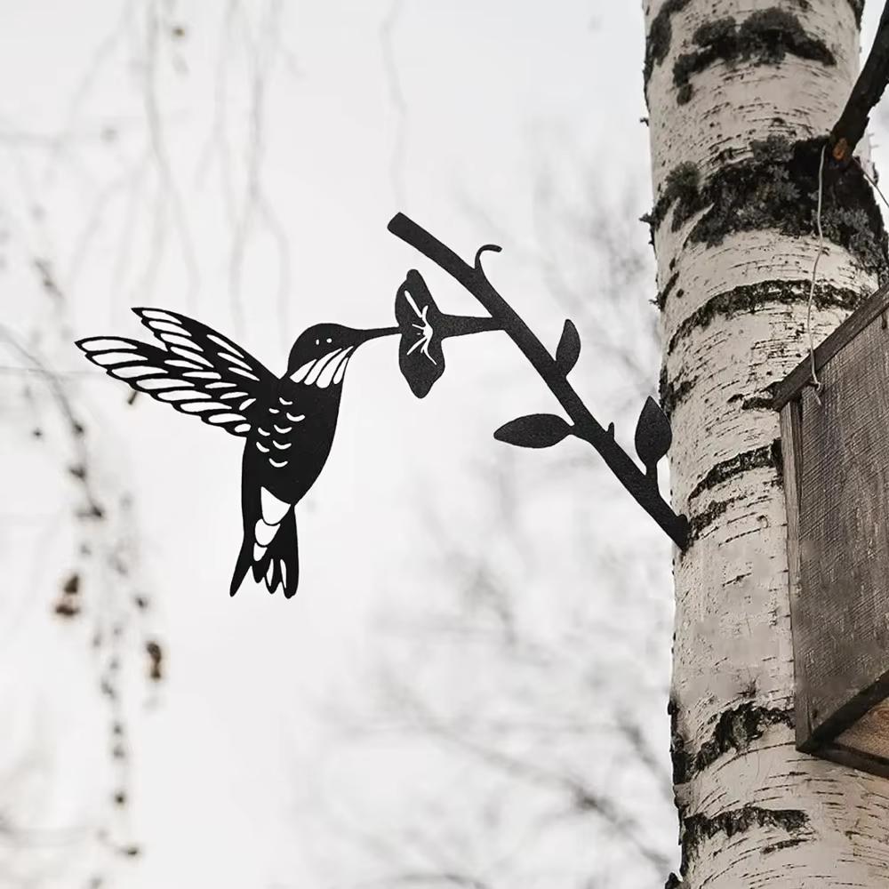 Stunning Hummingbird Silhouette Metal Decoration: Graceful Yard & Garden Ornament.A Touch of Elegance for Outdoor Spaces.
