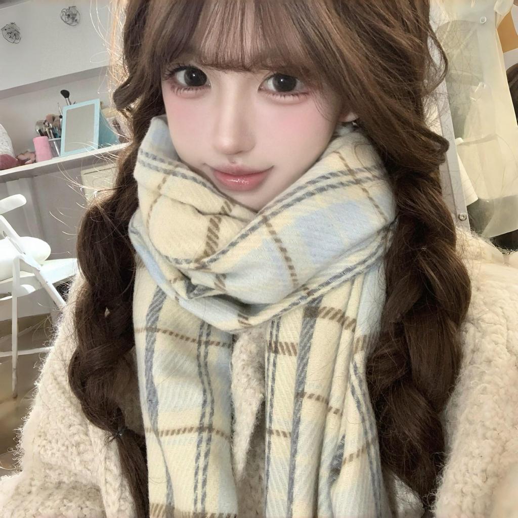 Milky Beige Plaid Thickened Scarf: Korean Style for Winter 2025