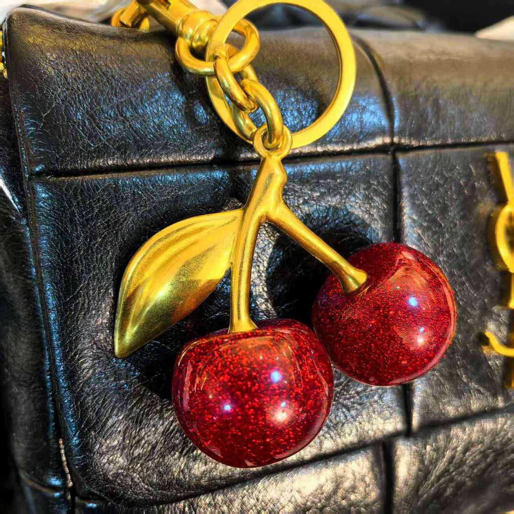 Cherry Crystal Bag Hanging Jewelry, Keychain Car Key Pendant Is Fashionable and Exquisite