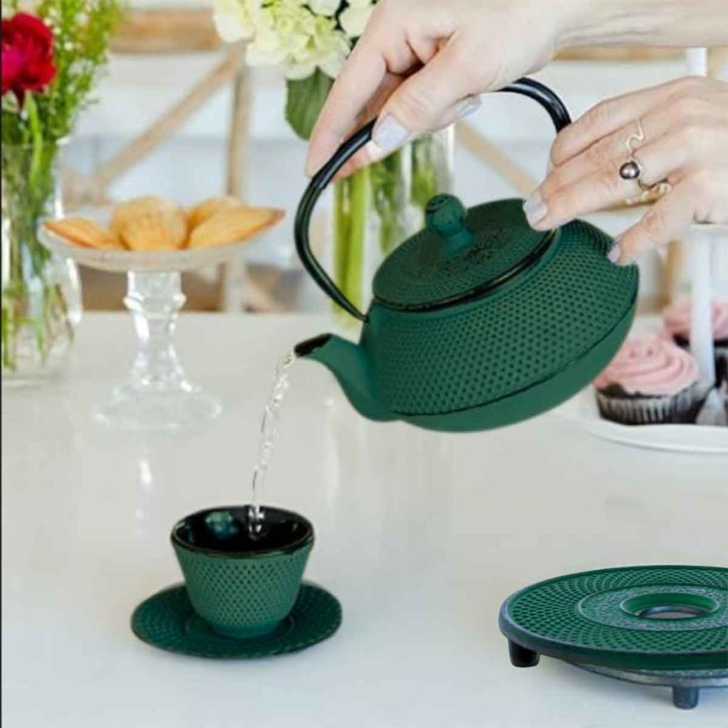 ZAPARZACZ ŻELIWNY DZBANEK ZIELONY 900ml Z FILTREM i FILIŻANKAMI PREZENT