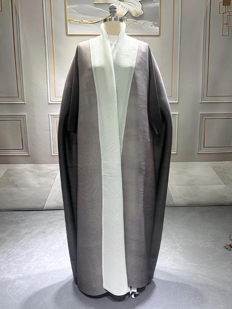 Plus Size Women's Gradient Batwing Sleeve Spring Coat - Miyake Style Fashionable Long Robe