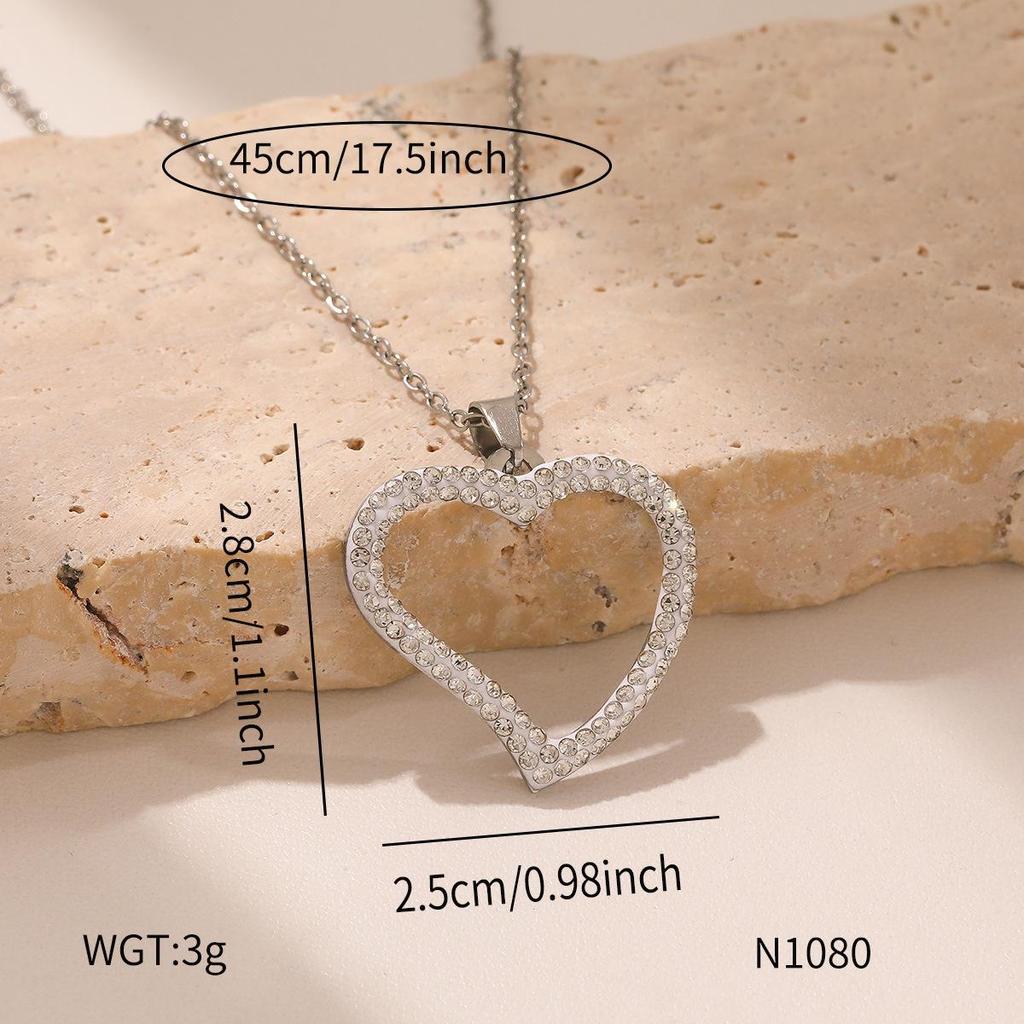 Women's Premium Titanium Steel Clavicle Necklace with Heart Pendant - Non-Fading, Simple, Elegant Design