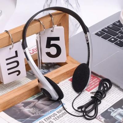 Retro Wired Headphones MP3 Wired Connection Music Hip Hop Trends Walkman Earphone Over Ear Earbud Personality Sports Headphones